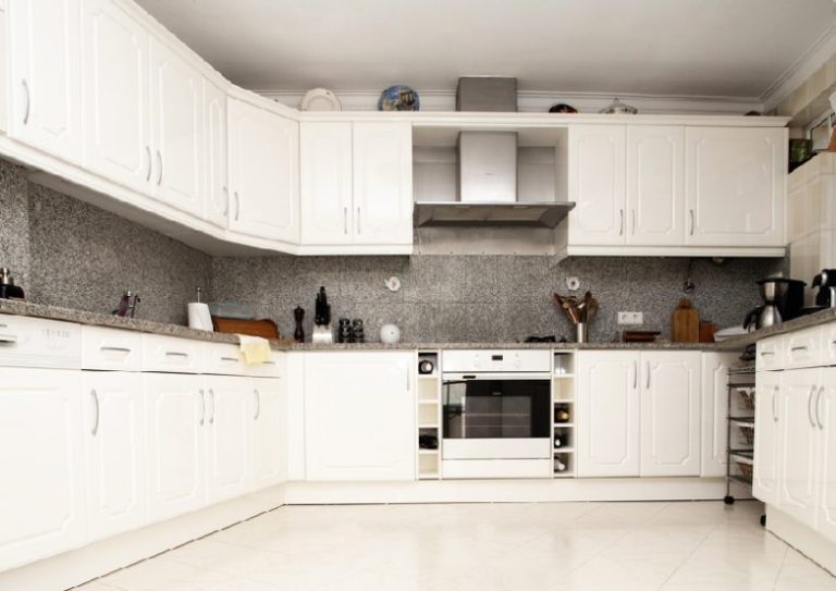 cream kitchen cabinets 780x551 1